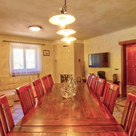 Family Apartment Rihter Crni Kal Exterior photo