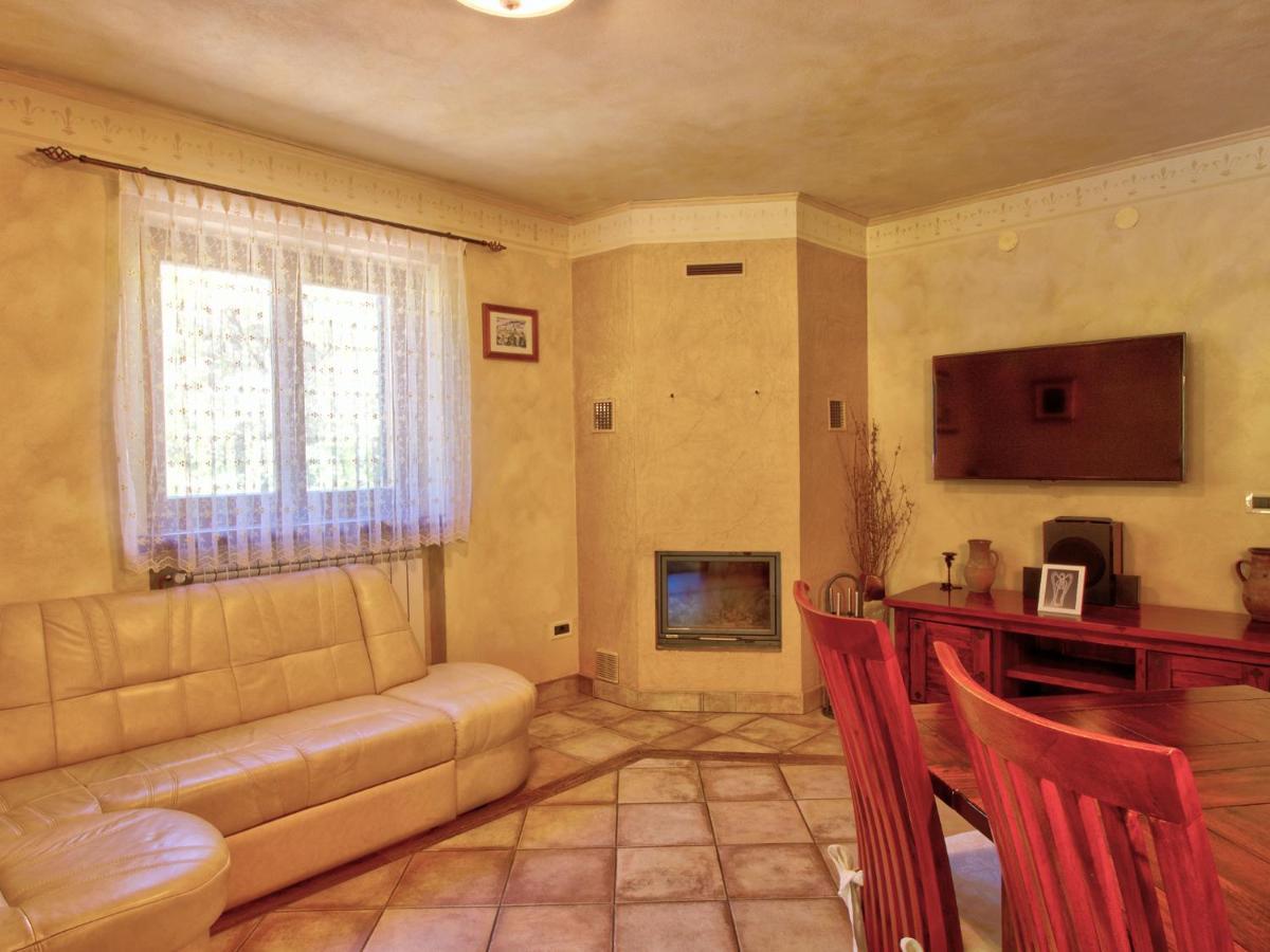 Family Apartment Rihter Crni Kal Exterior photo